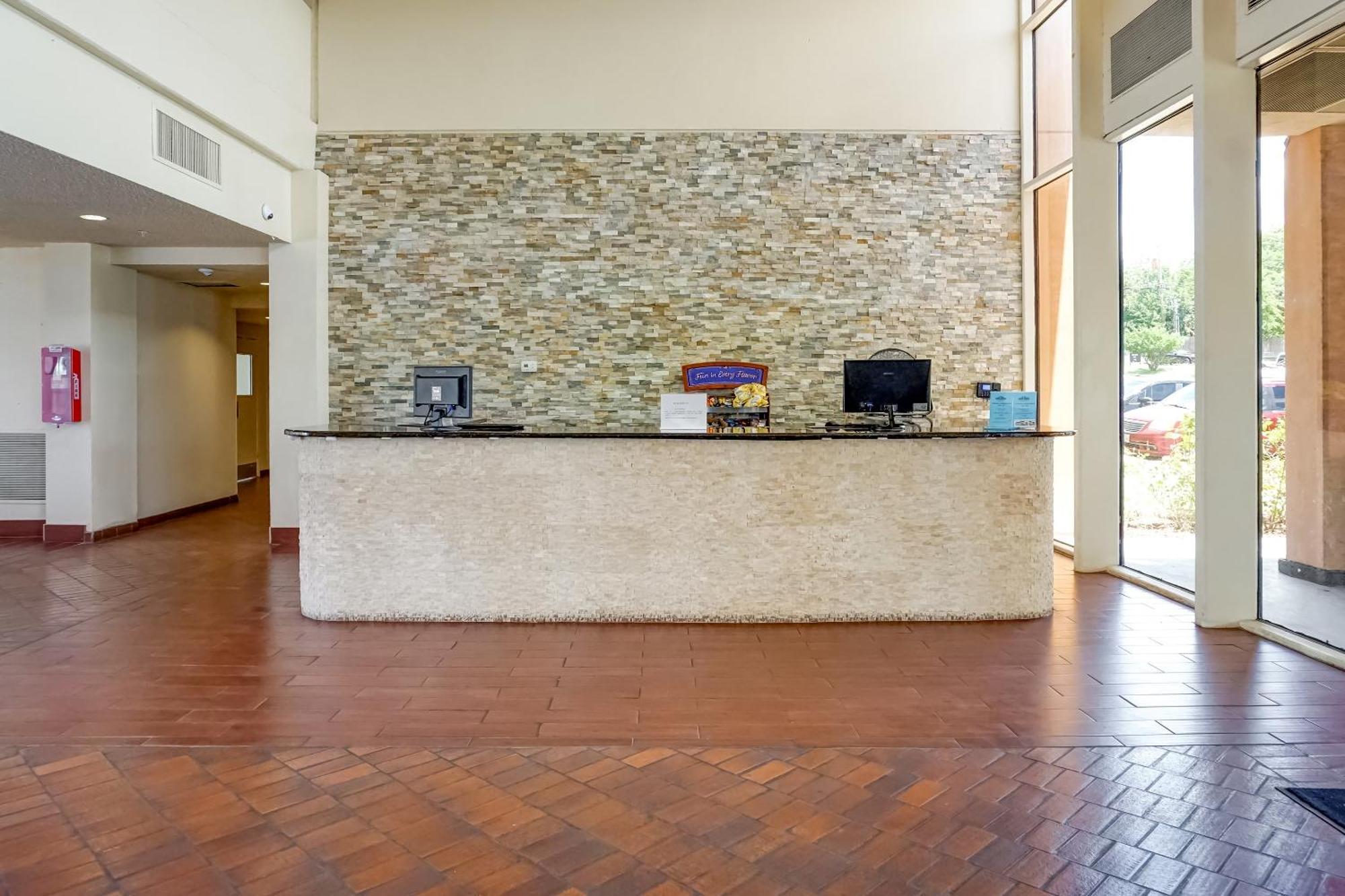 Oyo East (adults Only) Hotel Killeen