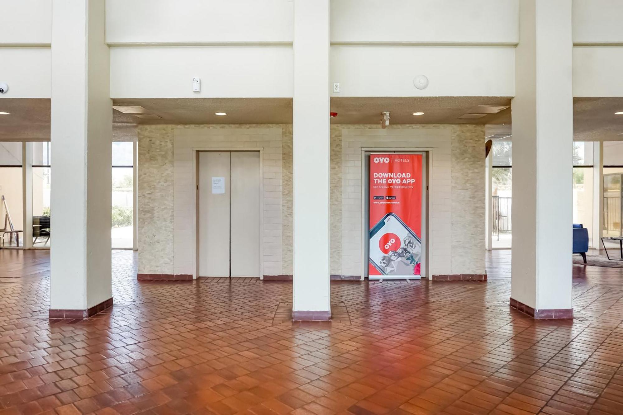 Oyo East (adults Only) Hotel