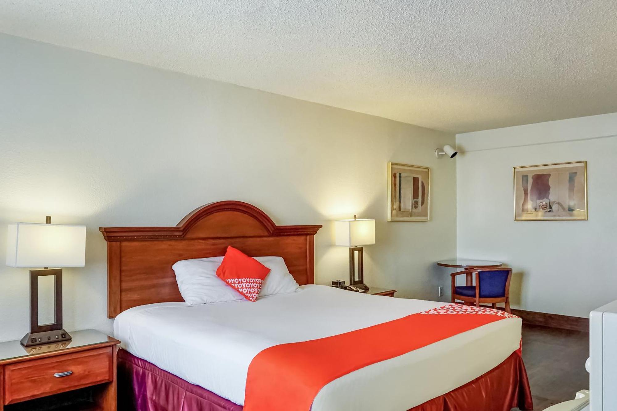 Oyo East (adults Only) Hotel Killeen