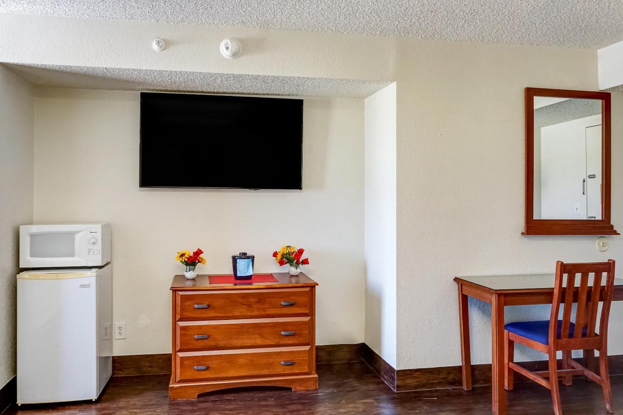 Oyo East (adults Only) 2*